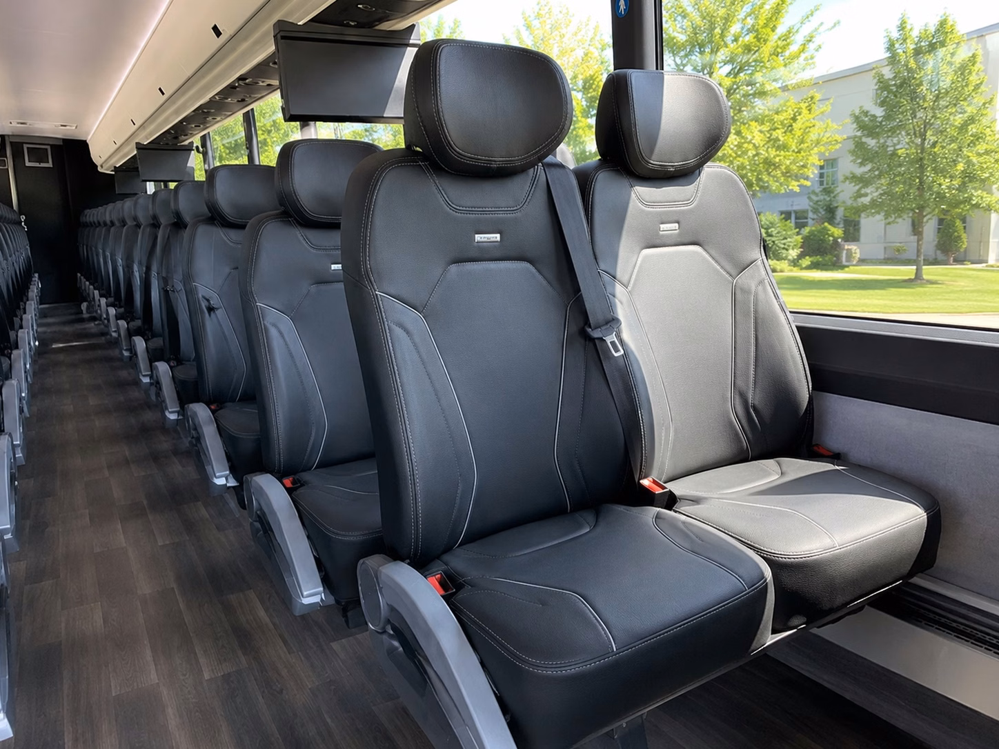shuttle buses for tigard wedding guests staying at portland area hotels