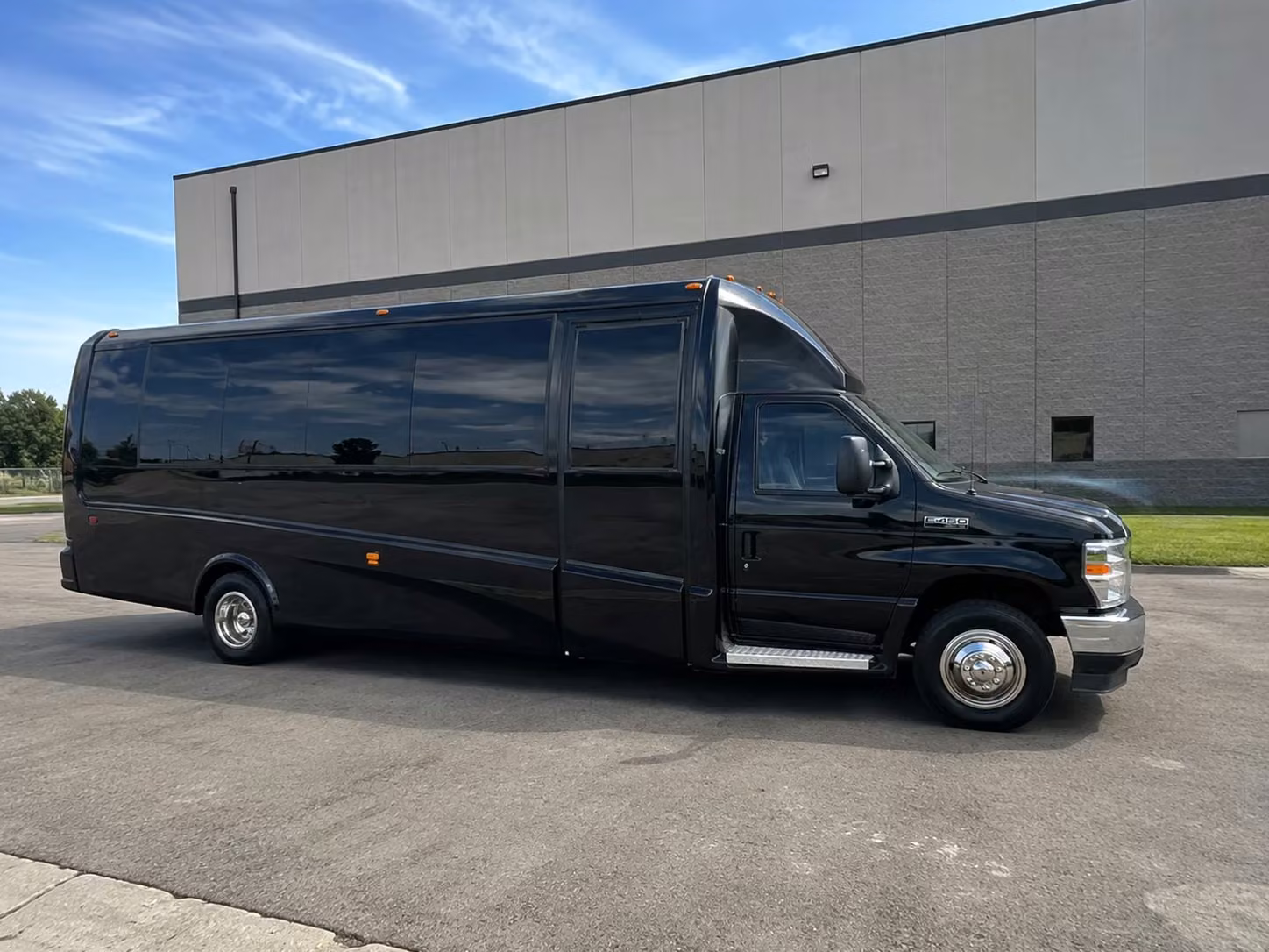 tigard 15 passenger minibus rental